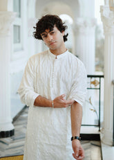 CLASSIC OFF-WHITE EMBROIDERY KURTA