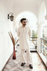 CLASSIC OFF-WHITE KURTA PAJAMA