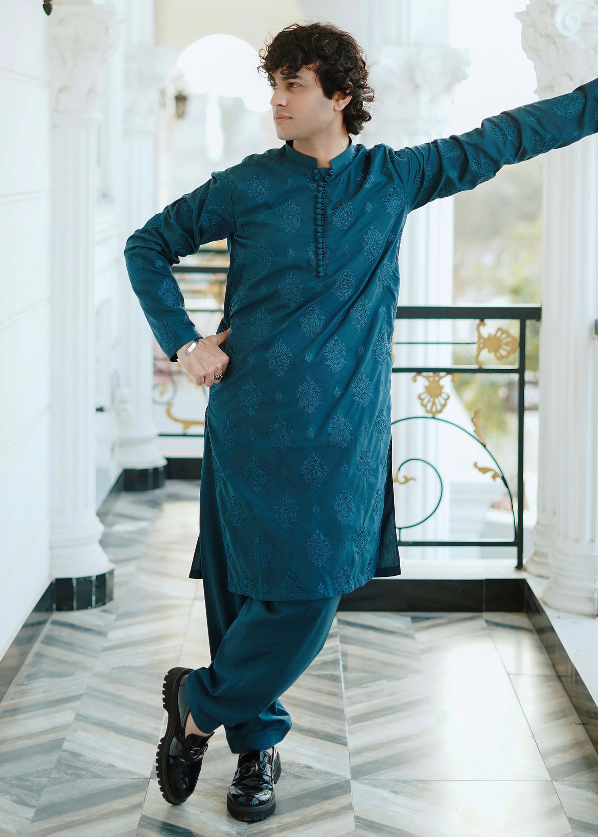 CLASSIC ZINC EMBROIDERY KURTA